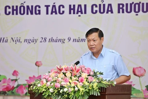 Заместитель министра здравоохранения До Суан Туен выступает на заседании министерства в Ханое 28 сентября (Фото: ВИА)