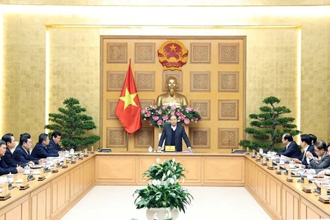Премьер-министр Нгуен Суан Фук выступает на рабочем заседании с официальными лицами Чавиня (Фото: ВИА)