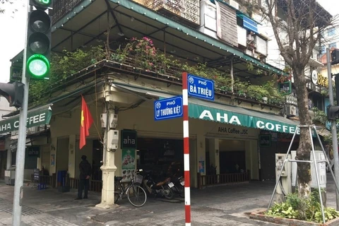 Кофейня на улице Ба Чиеу закрывается по требованию властей Ханоя. (Фото: ВИА) 