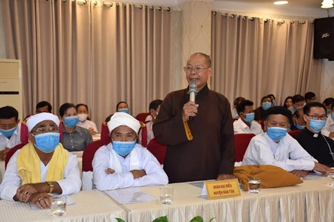 Религиозный деятель провинции Биньтхуан выступает на собрании 6 января (Фото: ВИА)