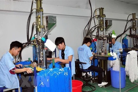 Производство компонентов для наушников на предприятии JEP в промышленном парке Кимдонг, провинция Хынгйен (Фото: ВИА)
