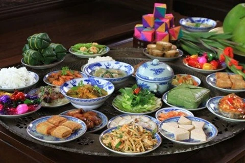 Кулинарные подношения предкам в Хюэ в день лунного Нового года (Фото: ВИА)