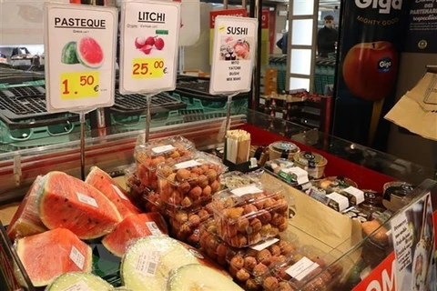 Вьетнамские личи продаются в супермаркете Carrefour Tongres в столице Бельгии Брюсселе (Фото: ВИА)