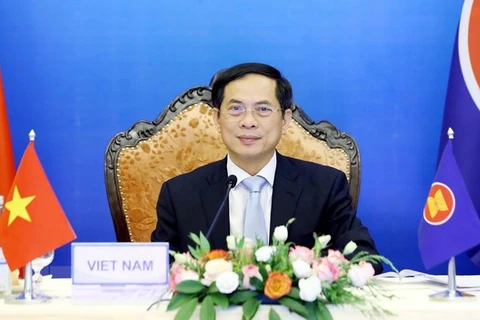 Министр иностранных дел Буй Тхань Шон на мероприятии (Фото: ВИA)