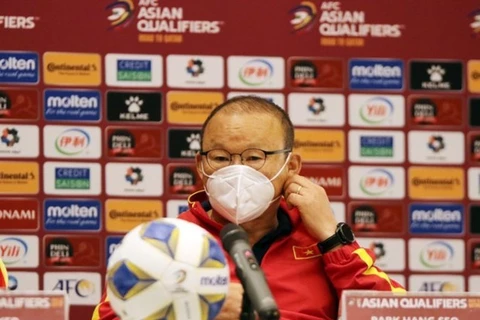 Главный тренер Пак Ханг Сео (Фото: Федерация футбола Вьетнама) 