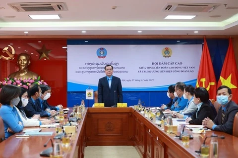 Председатель Всеобщей конфедерации труда Вьетнама (VGCL) Нгуен Динь Кханг 7 декабря предложил VGCL и Лаосской федерации профсоюзов (LFTU) активизировать онлайн-обмены в условиях сложного развития пандемии COVID-19.