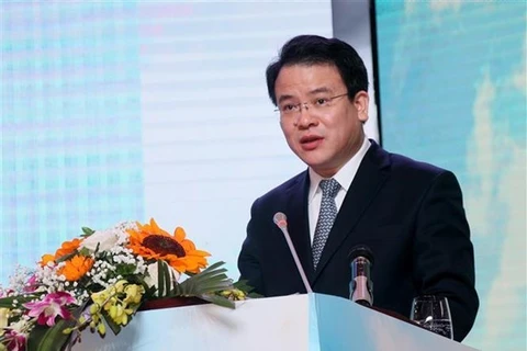Заместитель министра планирования и инвестиций Чан Куок Фыонг выступает на конференции (Фото: ВИА)