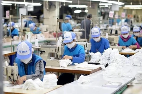 Провинция Тьенжанг ставит перед собой цель к 2022 году создать рабочие места для 12.000 работников, из которых 200 отправятся на работу за границу; снизить уровень безработицы в городских районах до уровня менее 3%. 