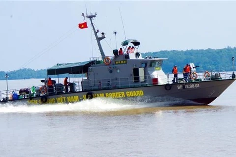 Биньтхуан ищет рыболовное судно с 18 членами экипажа. (Фото: ВИА)