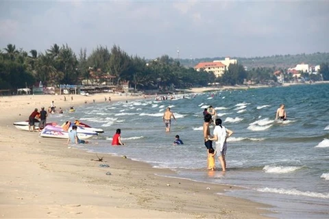 Пляж Хамтиен в Биньтхуане (Фото: ВИА) 