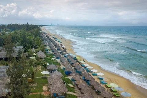 Пляж Анбанг в Хойане вошел в список лучших пляжей Азии по версии Travelers' Choice Awards. (Фото: ВИA)