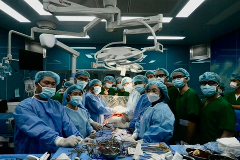 Врачи Центральной пульмонологической больницы провели трансплантацию легких. (Фото: Vietnam+)