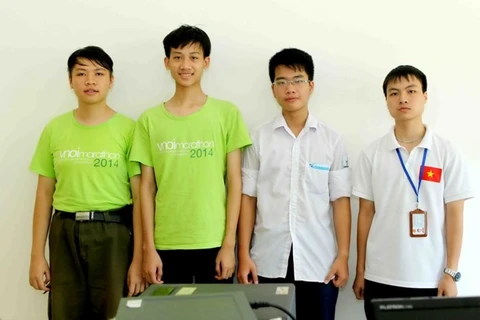 四名越南学生荣获2015年国际信息学奥林匹克竞赛奖项