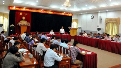越南祖国阵线中央委员会召开2015年上半年工作总结会议（图片来源：人民报）