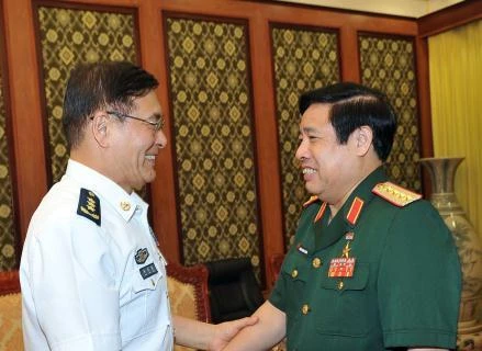 越南国防部长冯光青会见中国国防部代表团