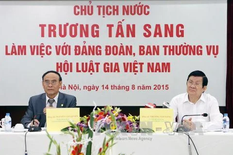 张晋创同越南律师协会举行对话