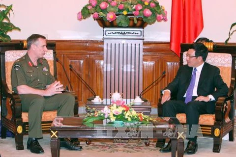 越南政府副总理范平明会见新西兰国防军司令蒂姆•基廷（图片来源：越通社）