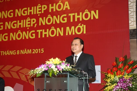 越南政府副总理武文宁在研讨会上致开幕辞