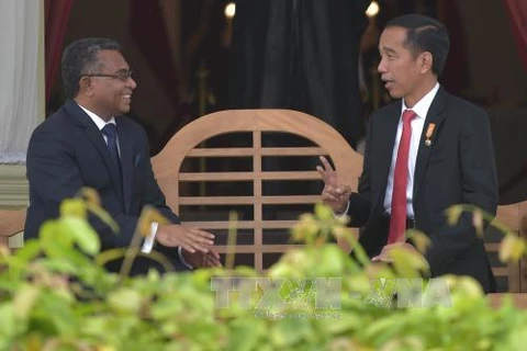 印尼总统佐科·维多多(右）与东帝汶总理阿劳若（左）（图片来源：越通社）