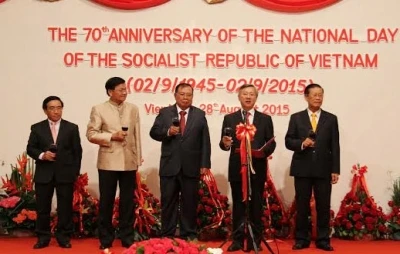 越南驻老挝大使阮孟雄与各与会代表（图片来源于网络）
