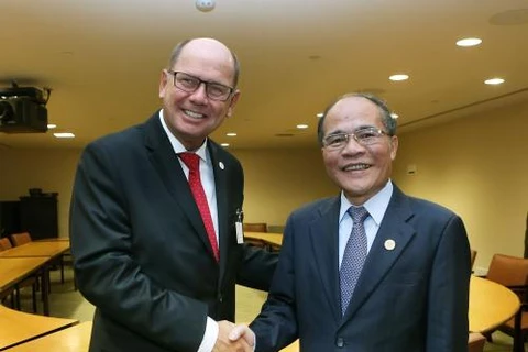 阮生雄主席在会见瑞典议会议长乌尔班·阿林(图片来源：越通社）