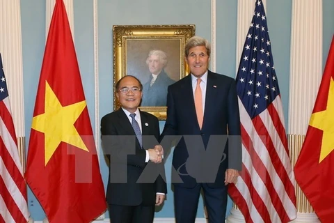 越南国会主席与美国国务卿约翰·克里