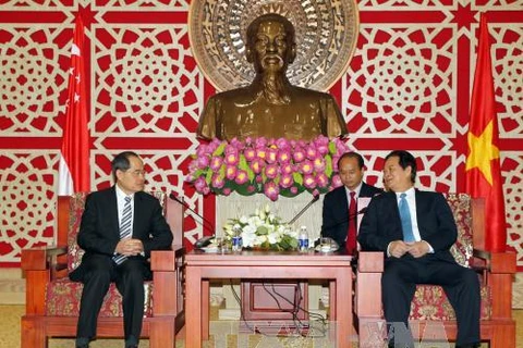 越南政府总理阮晋勇会见新加坡贸易与工业部部长林勋强（图片来源：越通社）