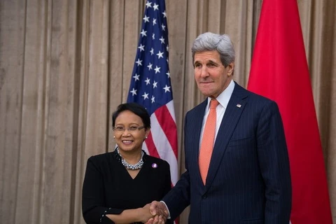 印度尼西亚外交部部长蕾特诺·马苏德与美国国务卿约翰·克里（图片来源：flickr.com）