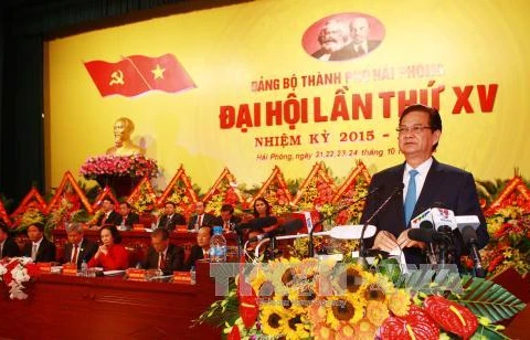 越南政府总理阮晋勇在大会上致辞。