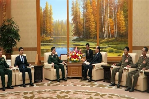 阮仲义中将会见朝鲜最高人民会议常任委员会委员长金永南（图片来源：人民军队报）