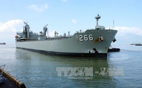 澳大利亚皇家海军天狼星号油弹补给舰10月30日已抵达岘港市仙沙港。