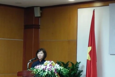 越南工商部副部长胡氏金钗在越斯关于经济合作的企业座谈会上发表讲话