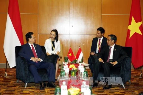 越南政府总理阮晋勇会见印尼总统佐科维多多