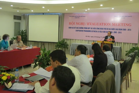 越南劳动总联合会副主席陈文李在会上发表讲话（图片来源：laodong.com.vn）