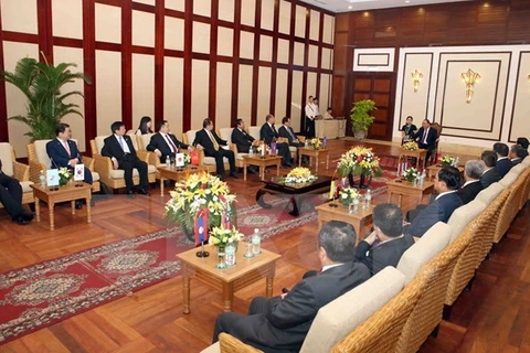 越南政府副总理阮春福在第15届东盟电信和信息技术部长会议上发表讲话