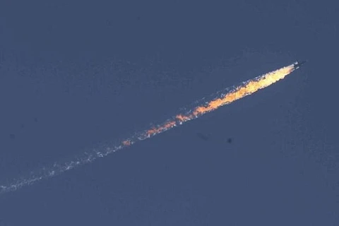 被土耳其击落的俄罗斯苏-24（图片来源：Twitter）