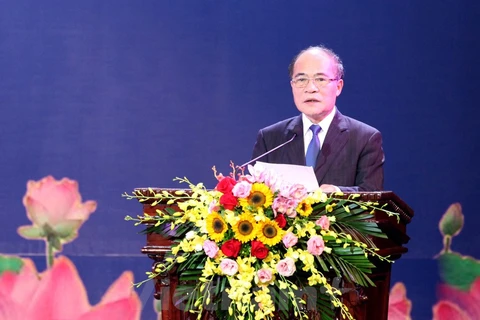 国会主席阮生雄在集会上发表讲话（图片来源：越通社）