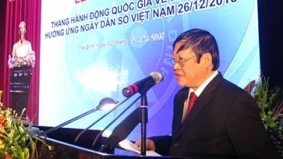 越南卫生部副部长阮曰进 在会上发表讲话（图片来源于网络）