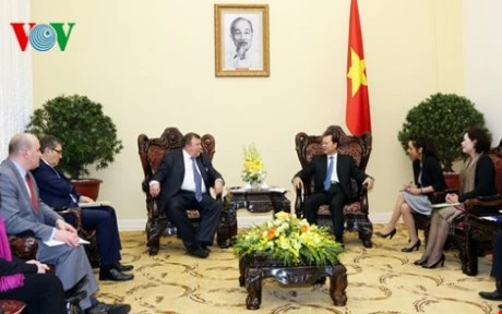 越南政府副总理武文宁会见俄罗斯国际投资银行（IIB）董事长尼古拉·科索沃