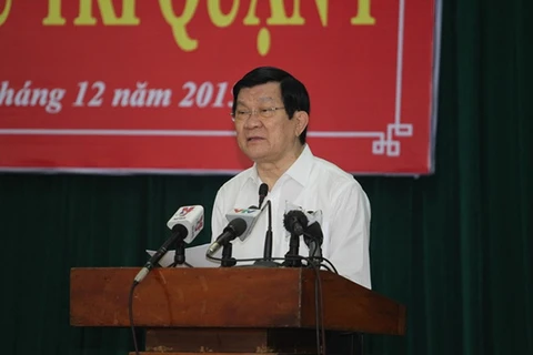越南国家主席张晋创与胡志明市第一郡选民交流接触