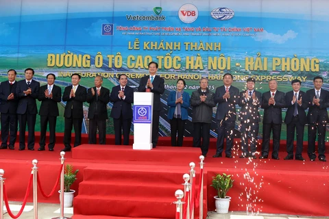 越南政府总理阮晋勇湖出席河内至海防高速公路通车仪式（图片来源：越通社）