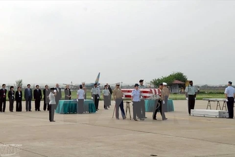 越战美军遗骨返国仪式（图片来源：越通社）