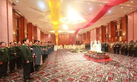 越南国防部举行纪念越南人民军成立71周年招待会。（图片来源：越通社）