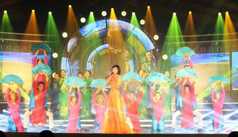 第35届越南全国电视联欢会的艺术表演节目