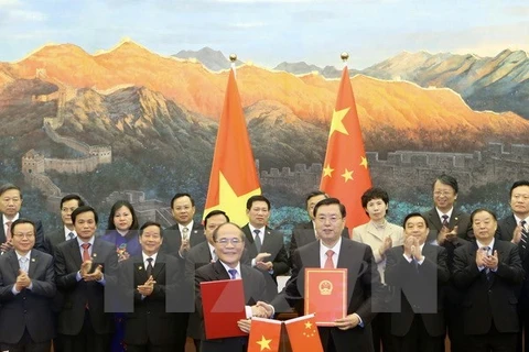 越南国会和中国全国人大合作协议签约仪式