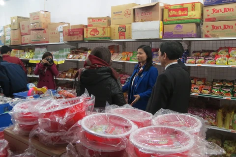 2015年越南货展销会（图片来源：劳动报）
