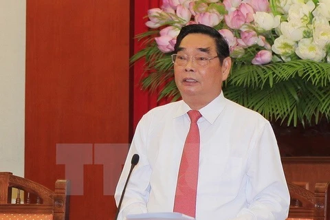 越共中央政治局委员、中央书记处常务书记黎鸿英在会上发表讲话