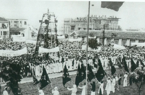1938年5月1日在河内举行的群众集会。