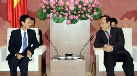 国会副主席黄玉山会见老挝客人（图片来源：越通社）