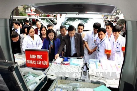越南卫生部对越共十二大医疗卫生保障工作进行检查（图片来源：越通社）​ 